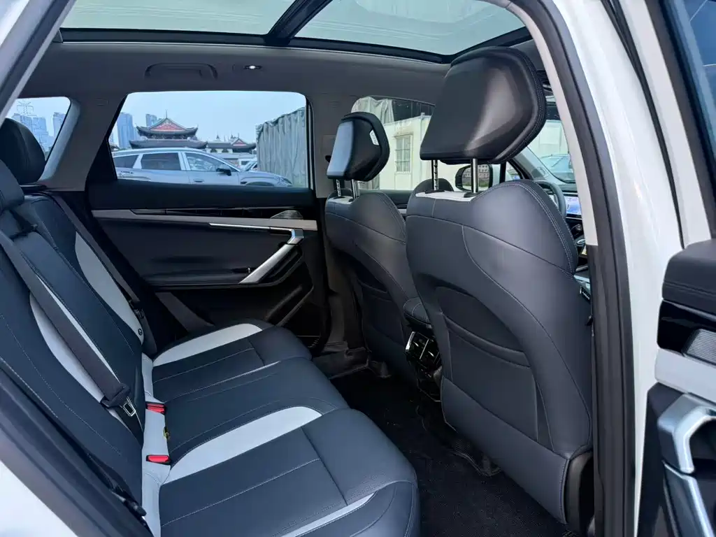 Geely Boyue L — миниатюра 13