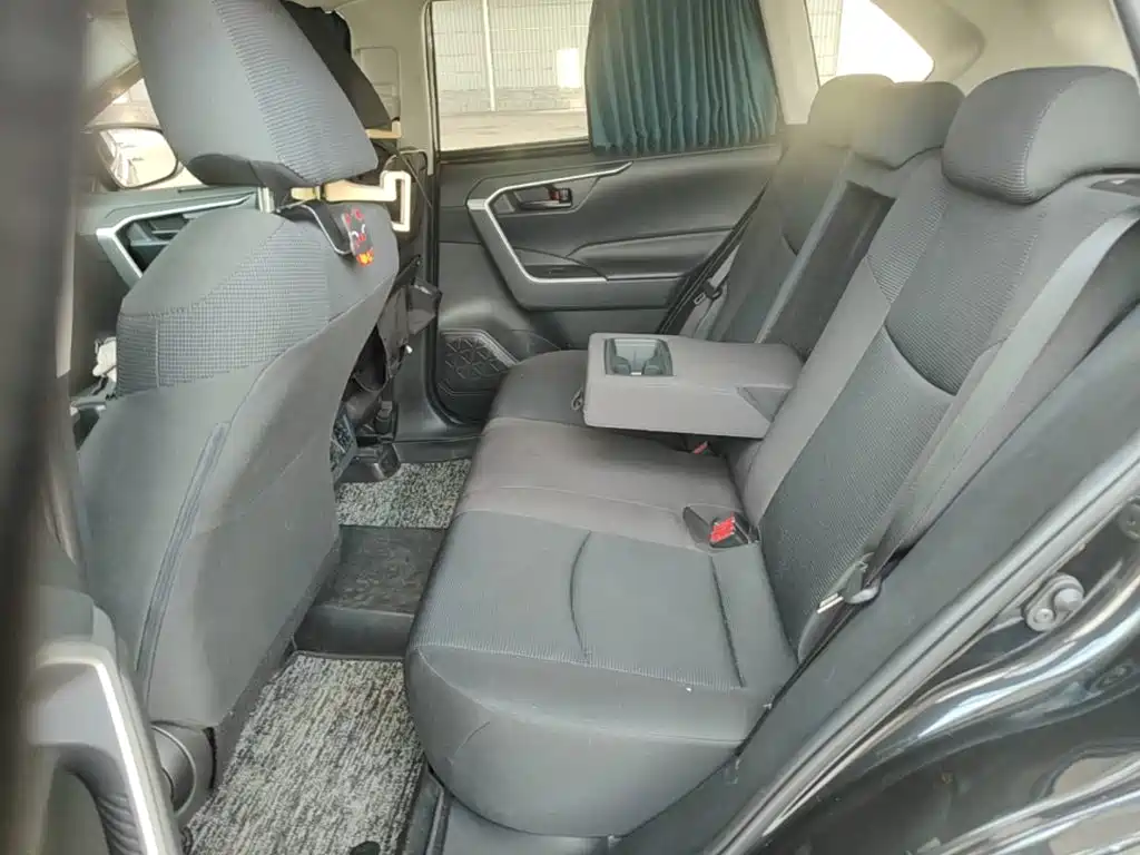 Toyota RAV4 — миниатюра 17