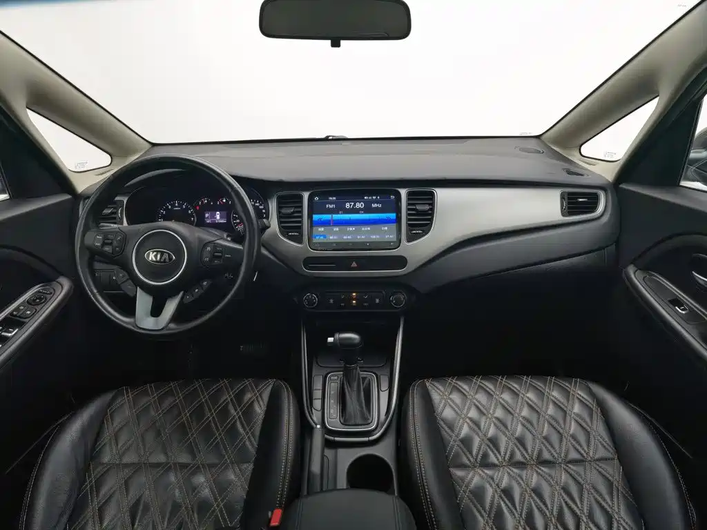 Kia Carens — миниатюра 5