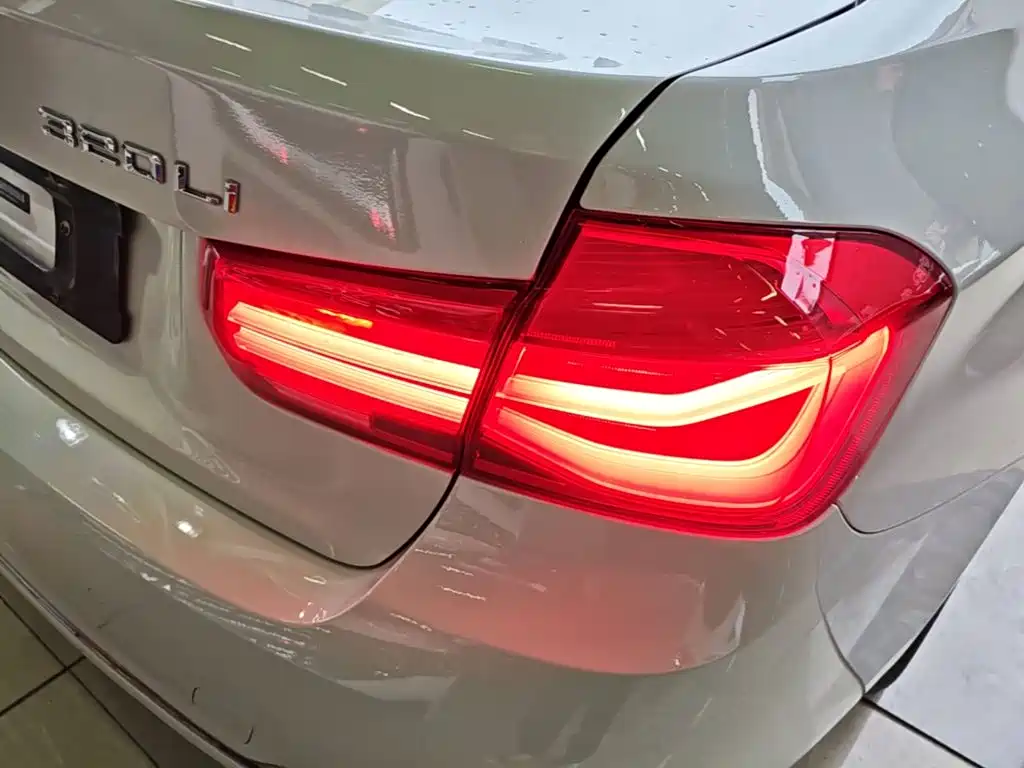 BMW 3 Series — миниатюра 8