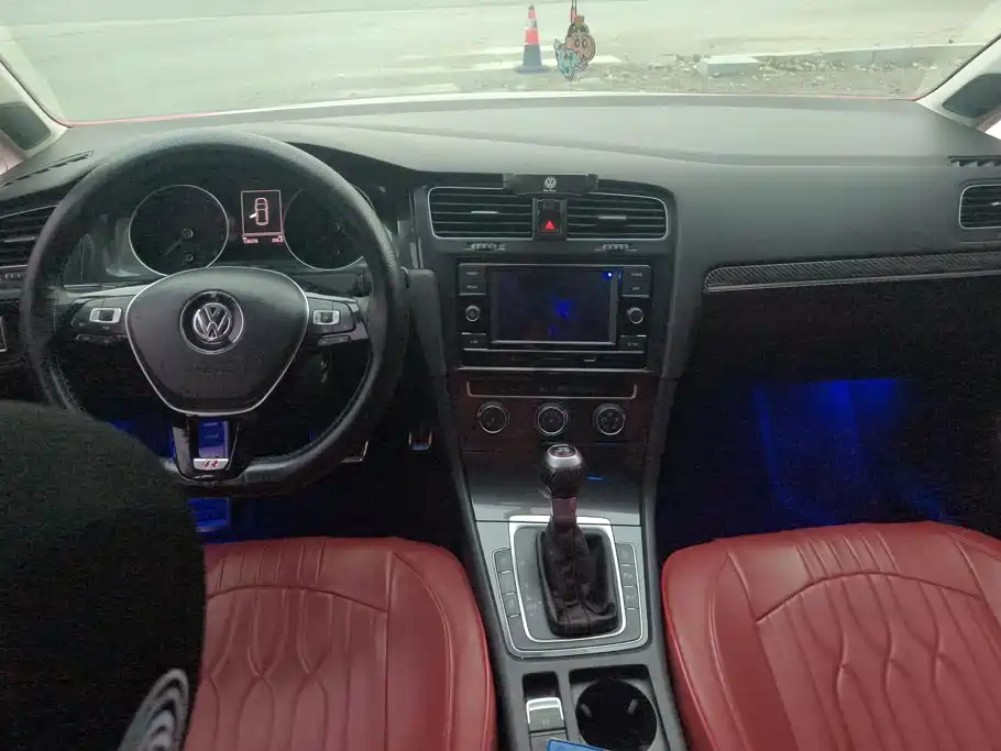 Volkswagen Golf — миниатюра 12