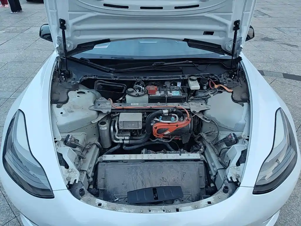 Tesla Model 3 — миниатюра 20