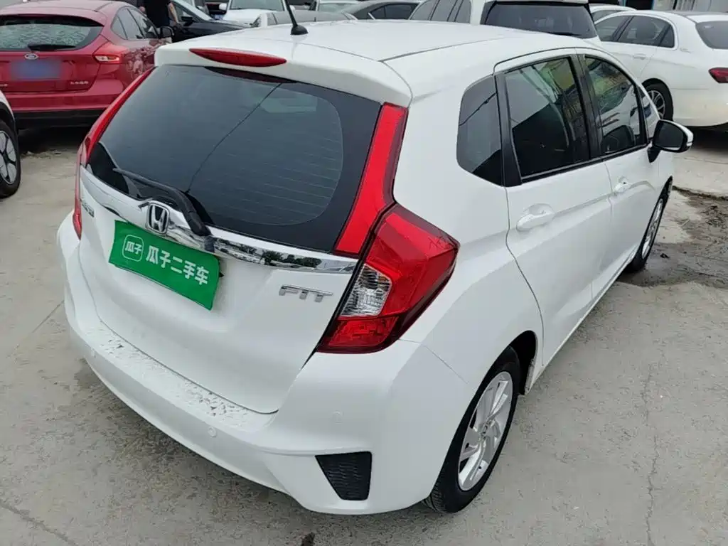 Honda Fit — миниатюра 7