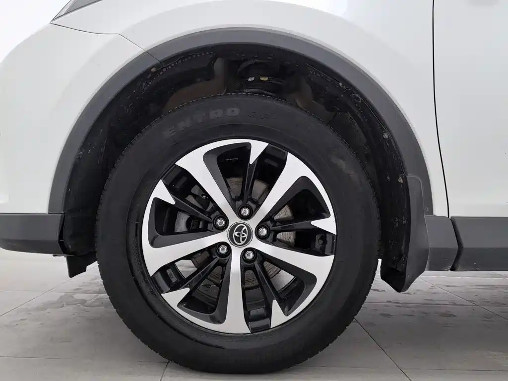 Toyota RAV4 — миниатюра 17