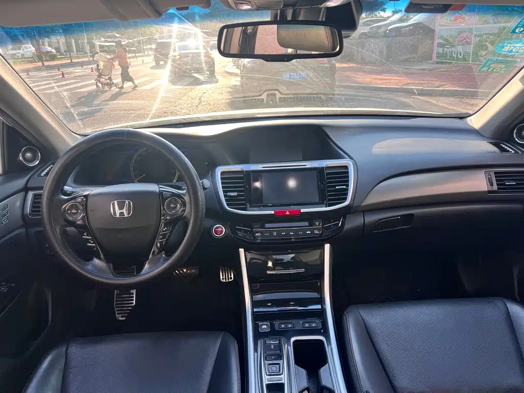 Honda Accord — миниатюра 9