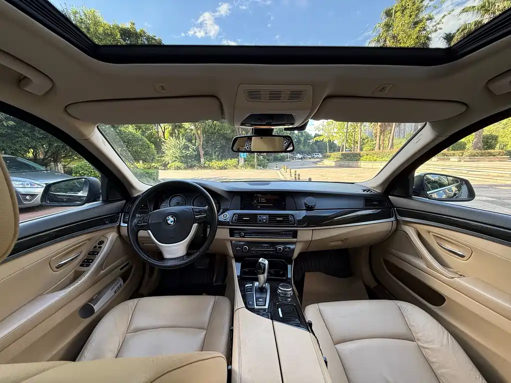 BMW 5 Series — миниатюра 9