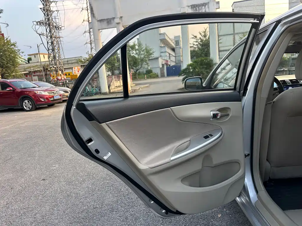 Toyota Corolla — миниатюра 10