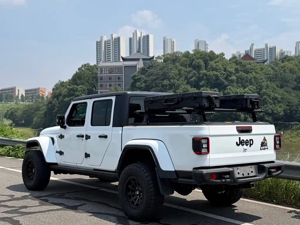 Jeep Gladiator — миниатюра 3