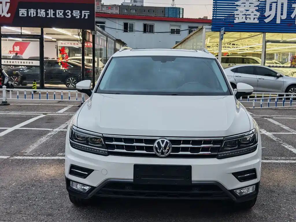 Volkswagen Tiguan L — миниатюра 2