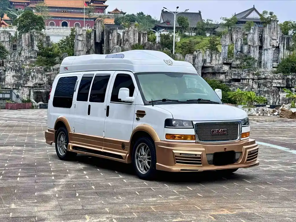 GMC Savana — миниатюра 3