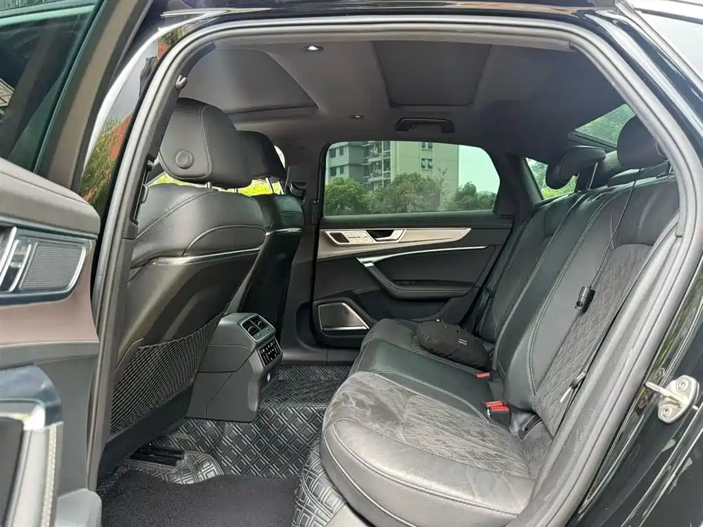 Audi A6L 2022 55 TFSI quattro Premium