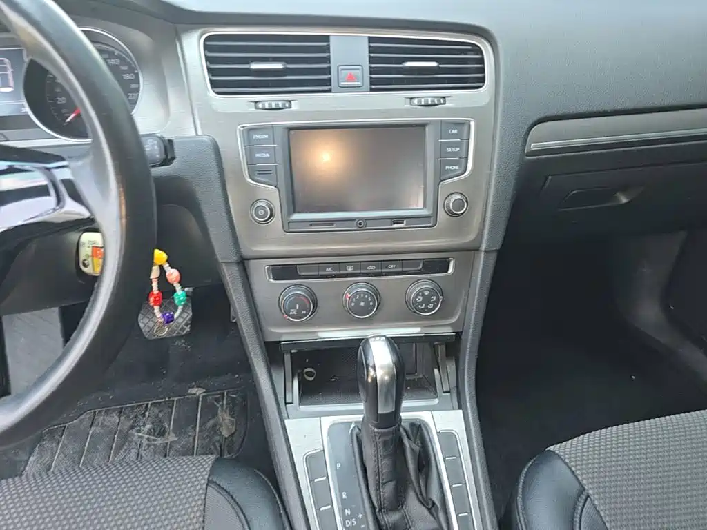 Volkswagen Golf — миниатюра 13