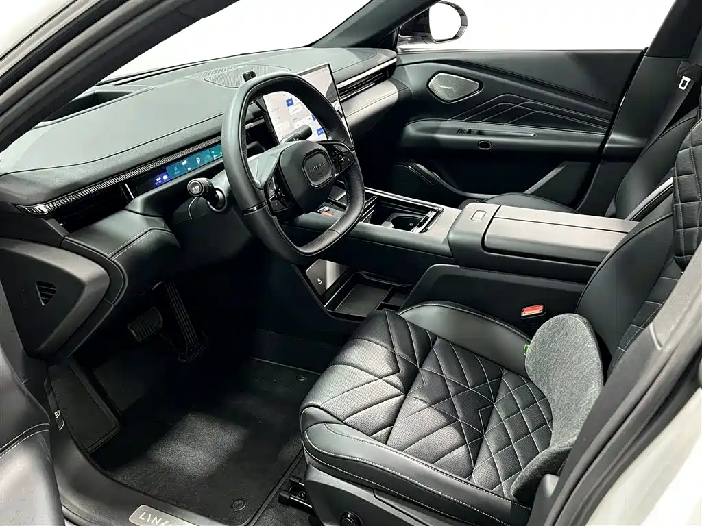 Lynk & Co 10 — миниатюра 8