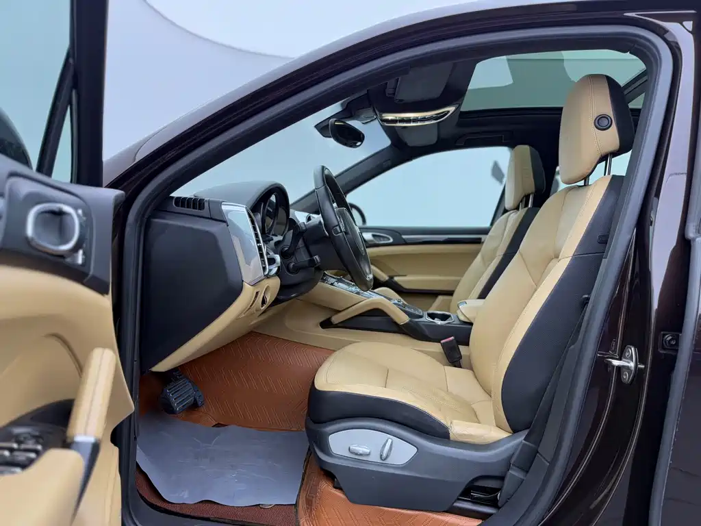 Porsche Cayenne 2014 Cayenne Platinum Edition 3.0T
