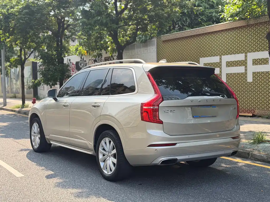 Volvo XC90 — миниатюра 13