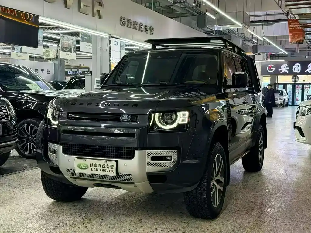 LAND ROVER DEFENDER