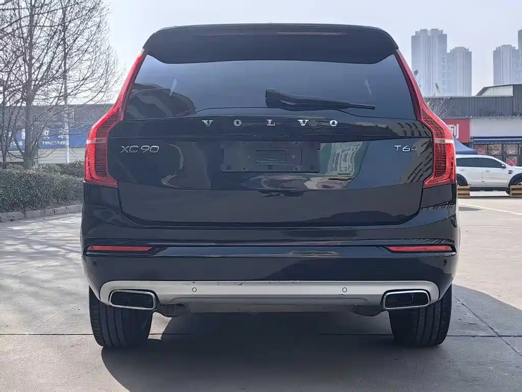 Volvo XC90 2015 T6 7 мест