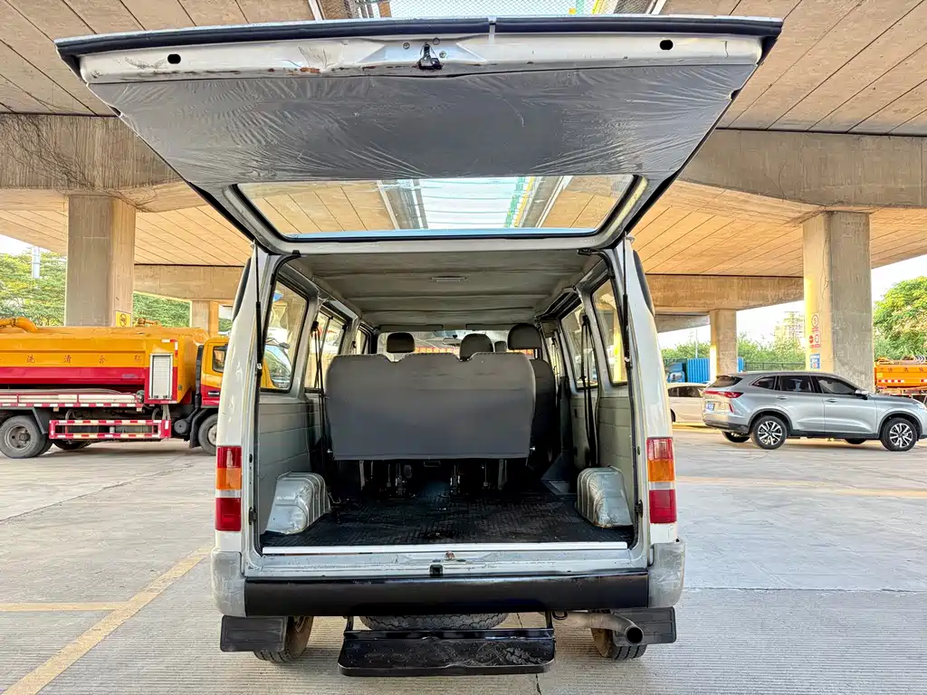 Ford Transit Classic — миниатюра 10