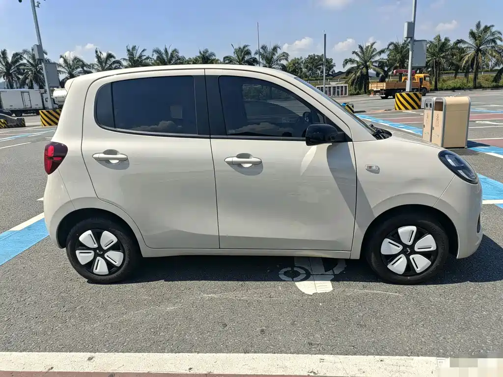 Wuling MINIEV — миниатюра 8