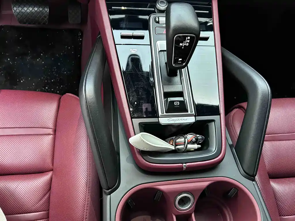 Porsche Cayenne Hybrid — миниатюра 8