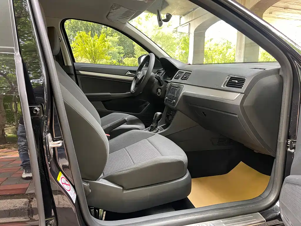 Volkswagen Lavida — миниатюра 8