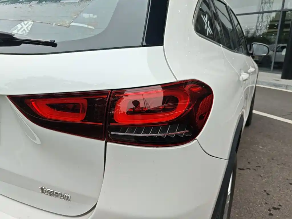 Mercedes-Benz GLA — миниатюра 8