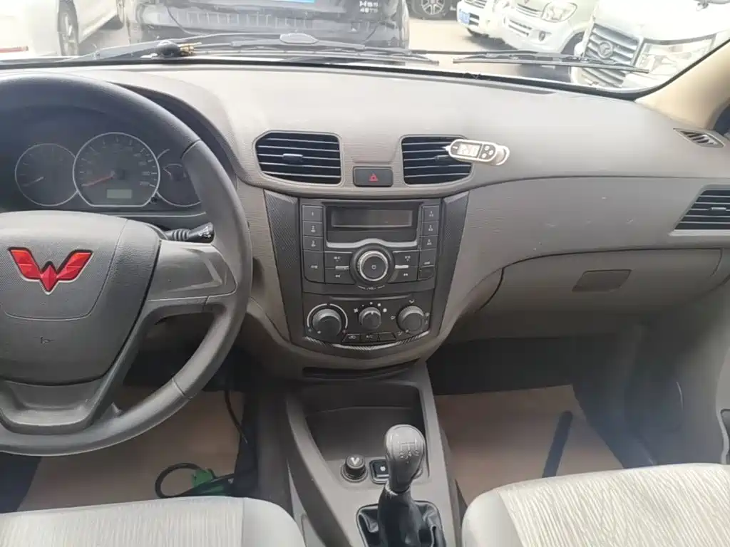 Wuling Hongguang — миниатюра 13
