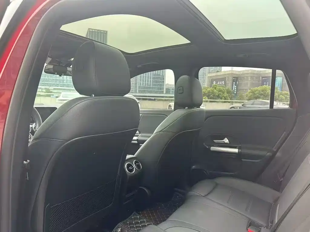 Mercedes-Benz GLA — миниатюра 7