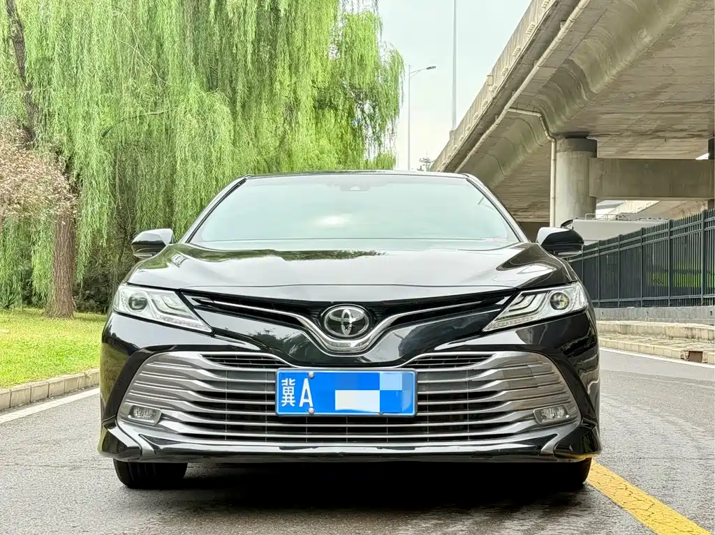 Toyota Camry — миниатюра 2