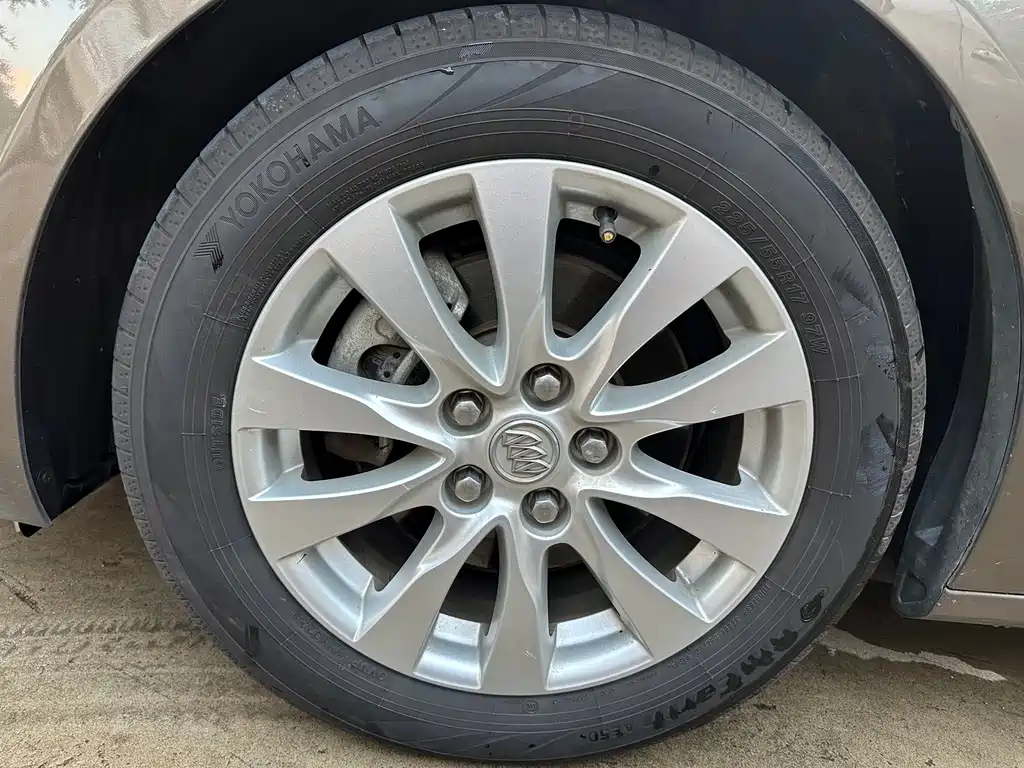 Buick LaCrosse — миниатюра 6