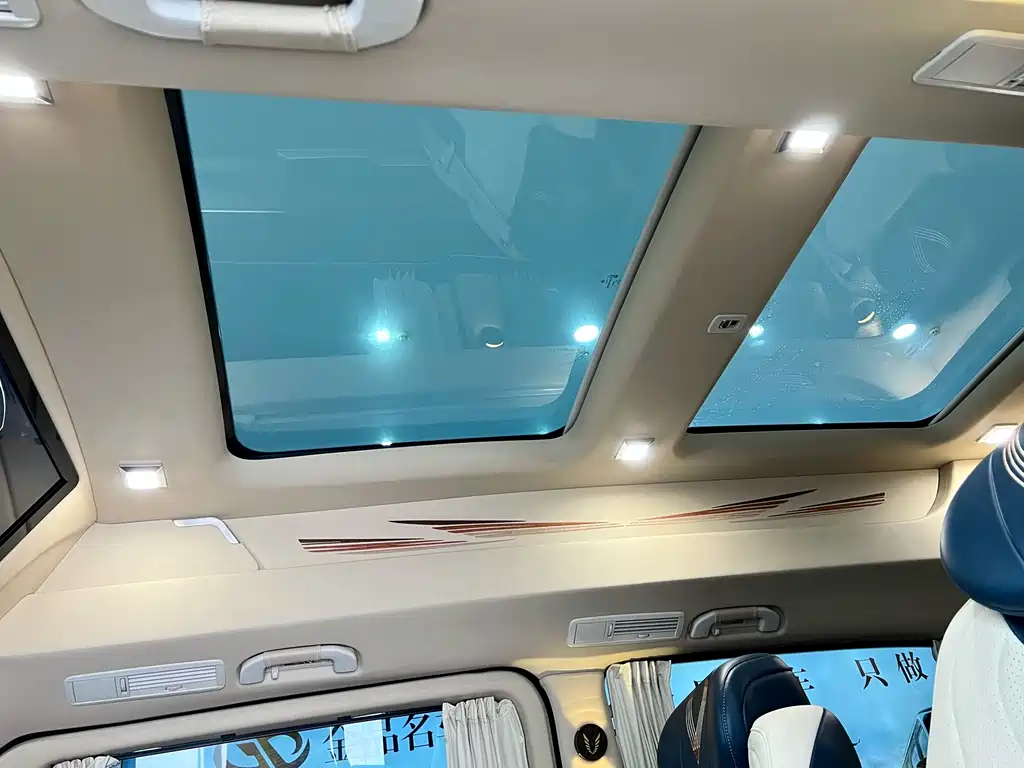 MERCEDES-BENZ V CLASS