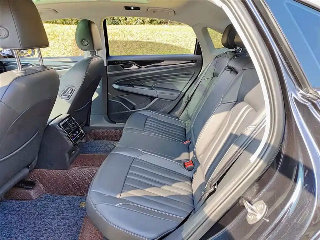 VOLKSWAGEN PASSAT NEW ENERGY