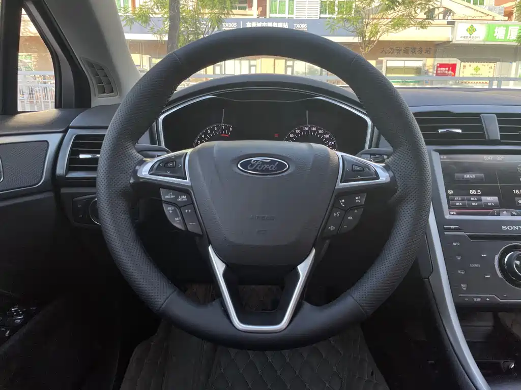 Ford Mondeo — миниатюра 14