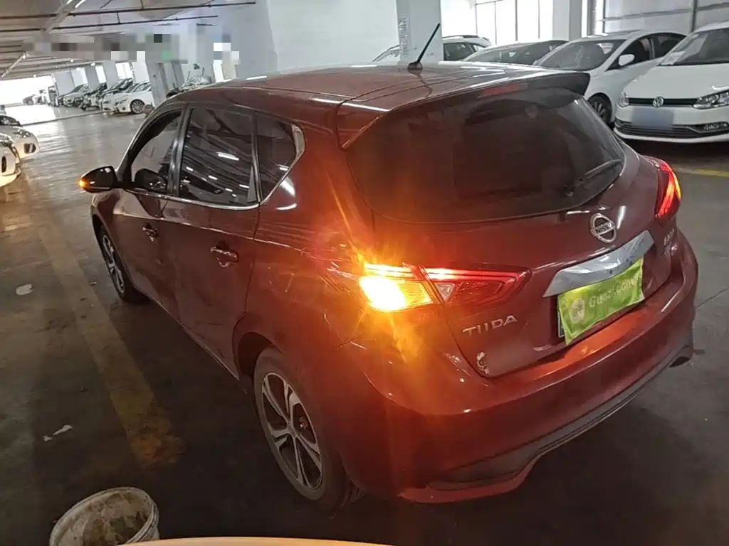 Nissan Tiida — миниатюра 5