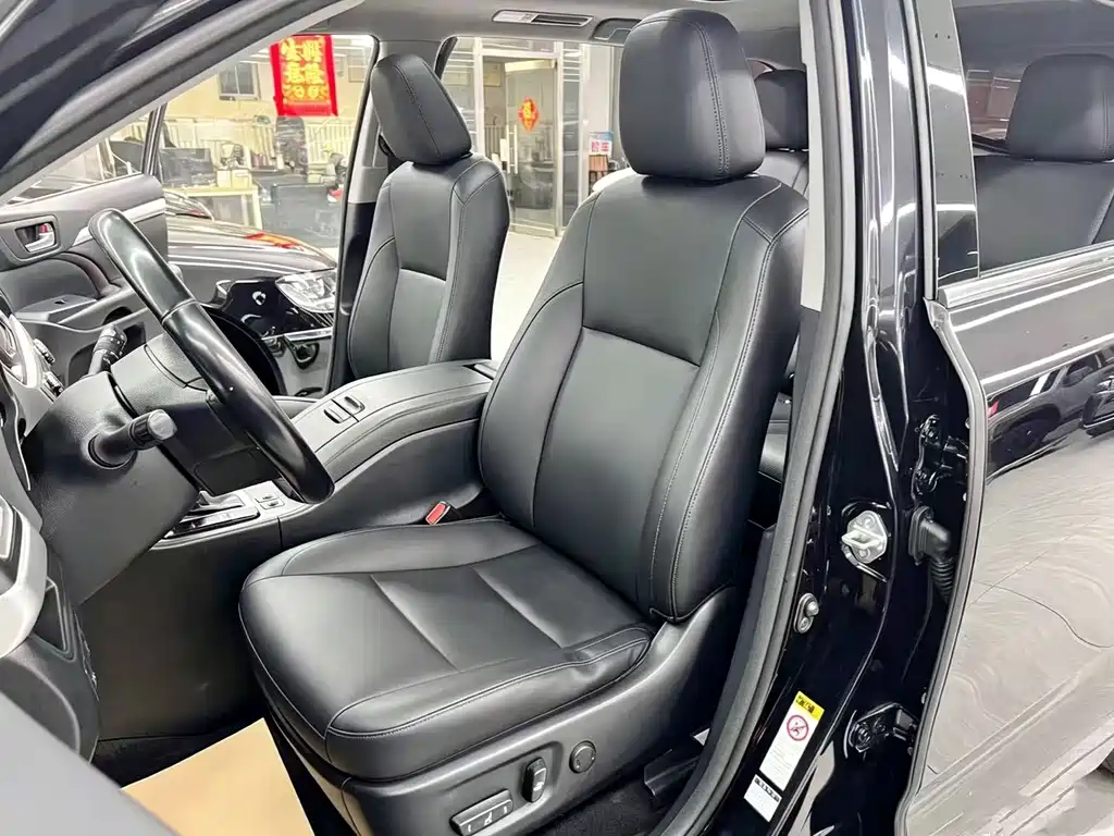 Toyota Highlander — миниатюра 12