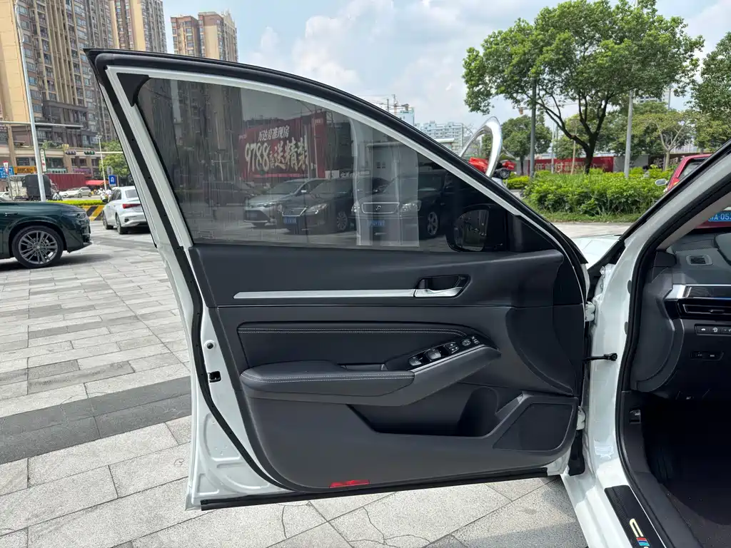 Nissan Teana — миниатюра 17