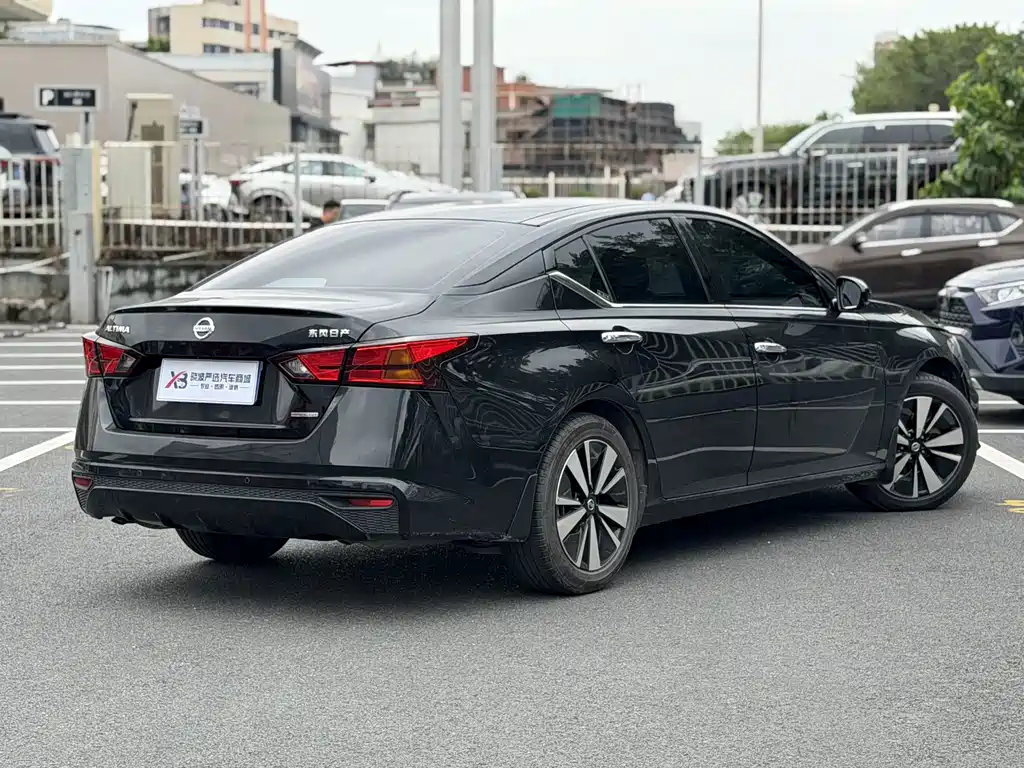 Nissan Teana — миниатюра 18