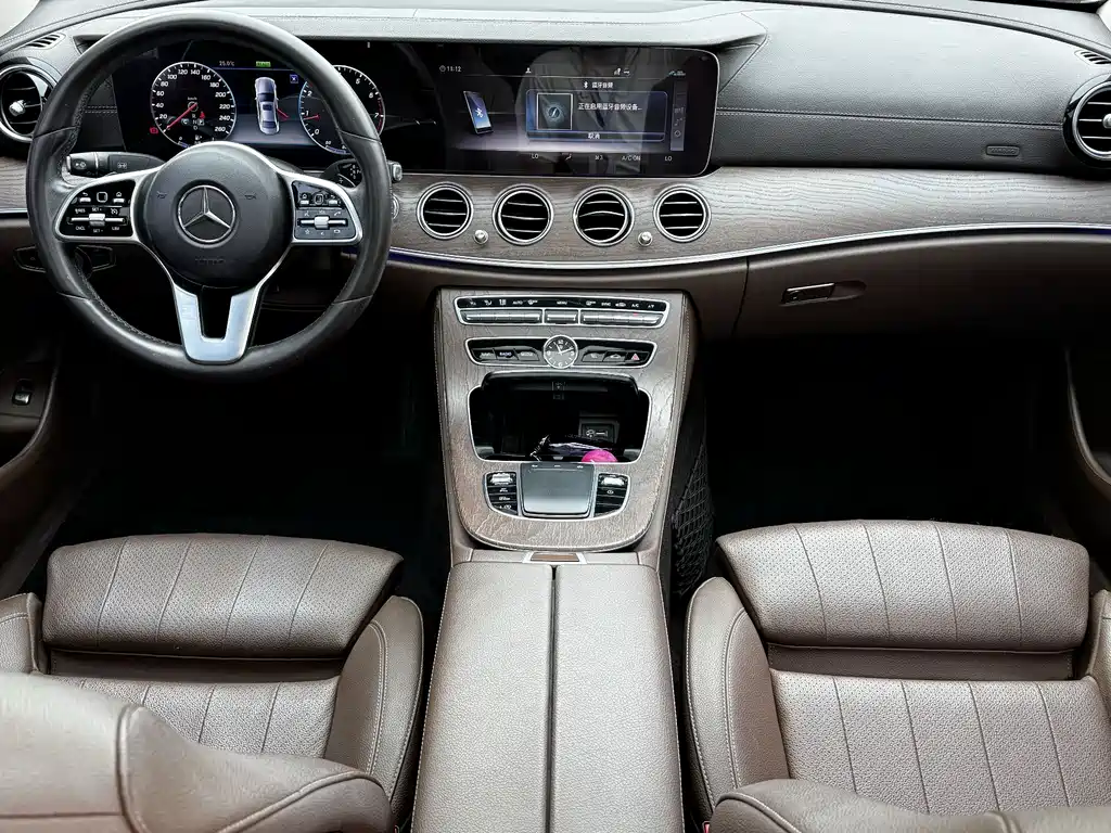 Mercedes-Benz E-Class — миниатюра 22