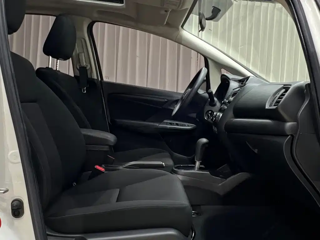 Honda Fit — миниатюра 17