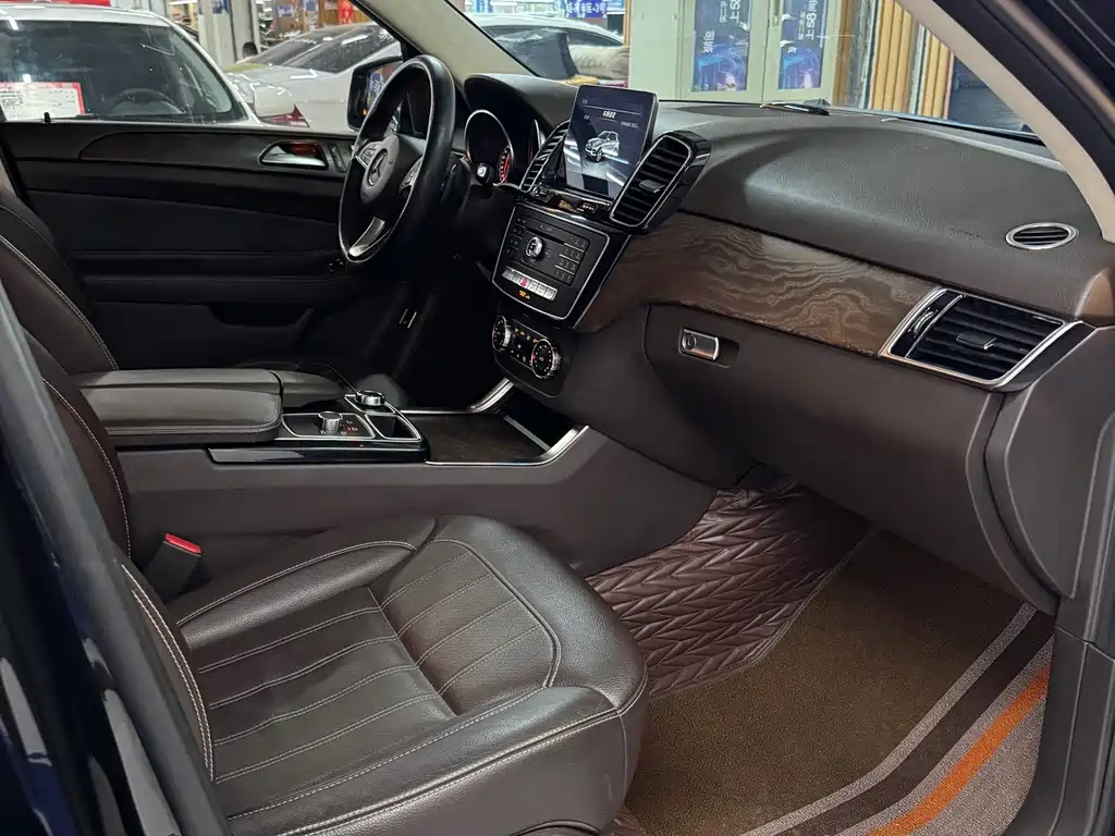 Mercedes-Benz GLE (Import) — миниатюра 9