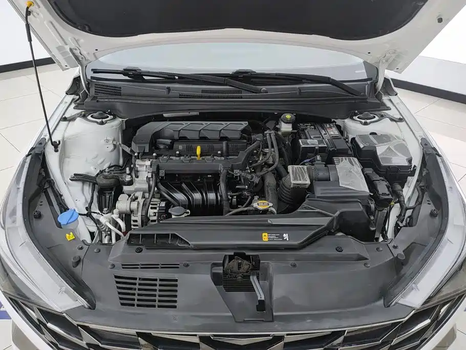 Hyundai Elantra — миниатюра 10