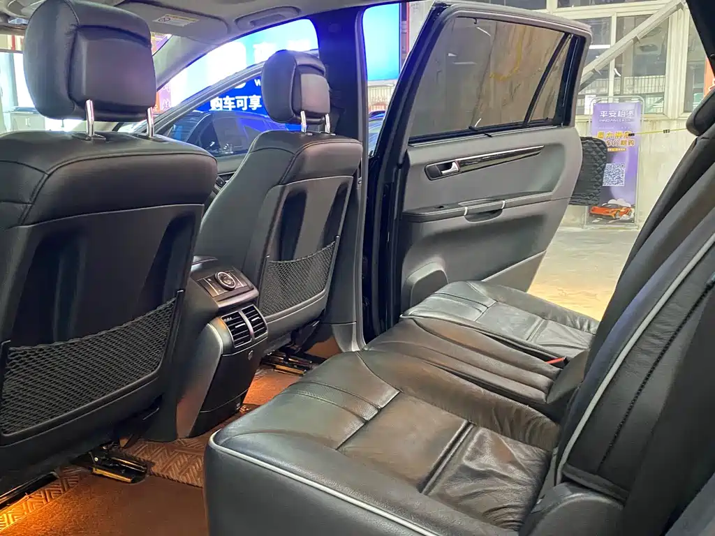 Mercedes-Benz R 2017 R 320 4MATIC