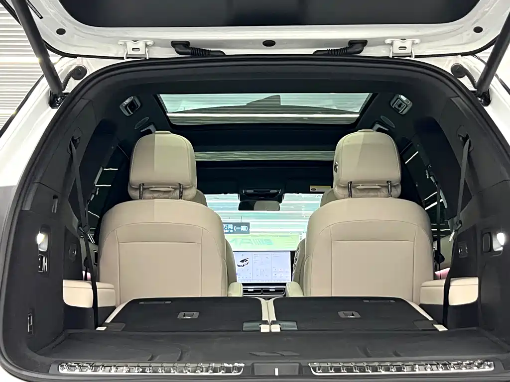 Li Auto Li L8 — миниатюра 10