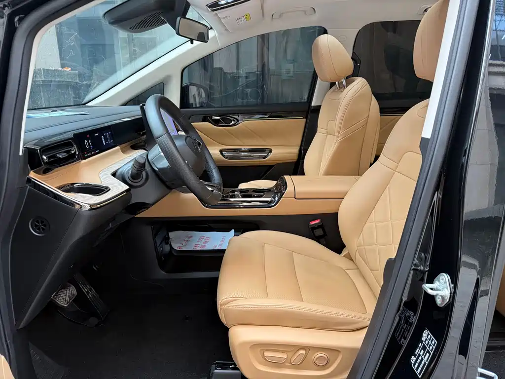 GAC TRUMPCHI E8 NEW ENERGY