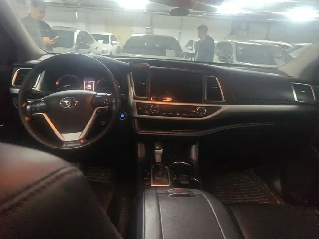 Toyota Highlander — миниатюра 5