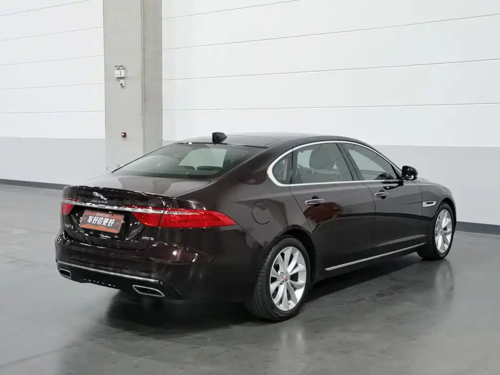 Jaguar XFL — миниатюра 2