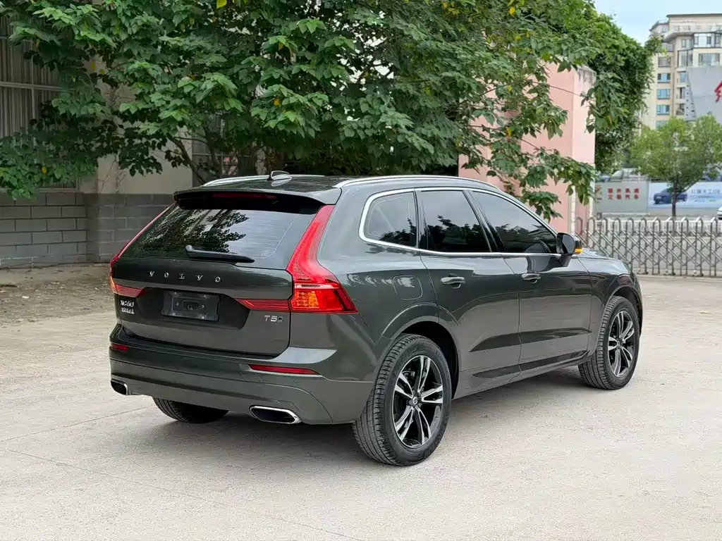 Volvo XC60 2019 T5 V
