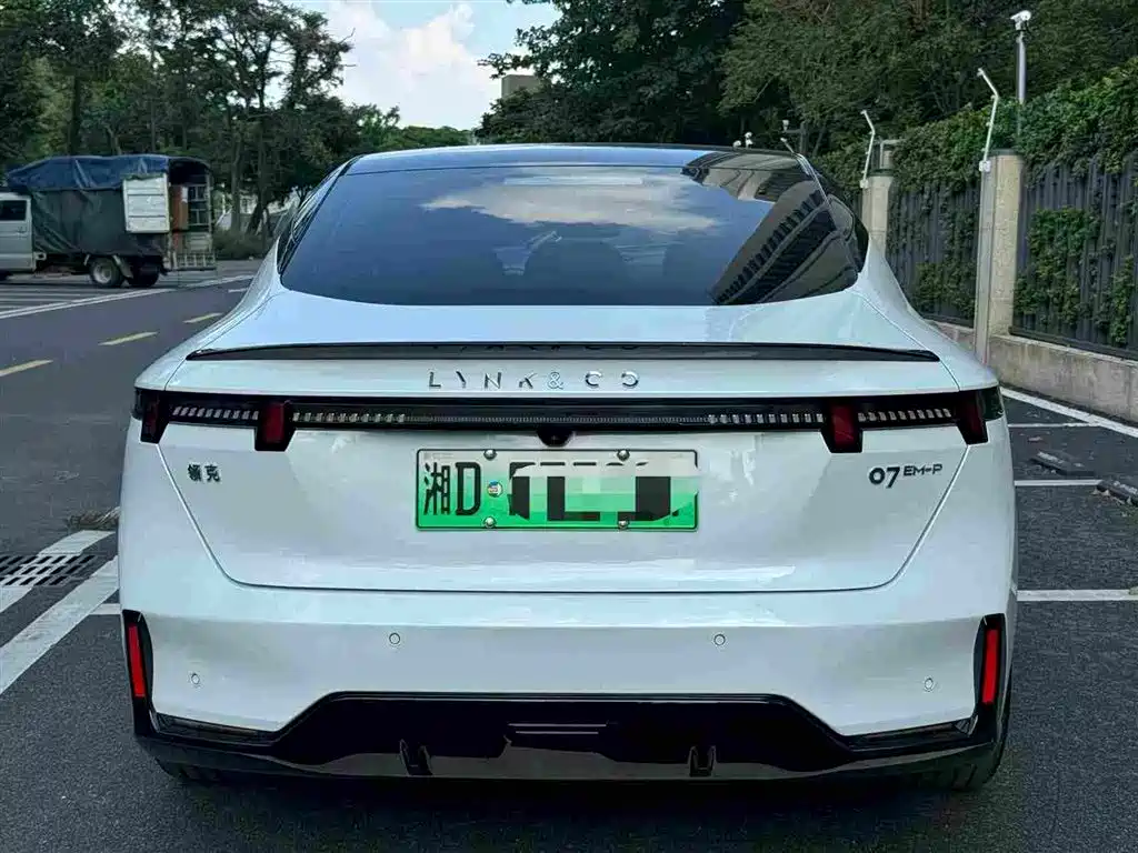 Lynk & Co 07 EM-P — миниатюра 5