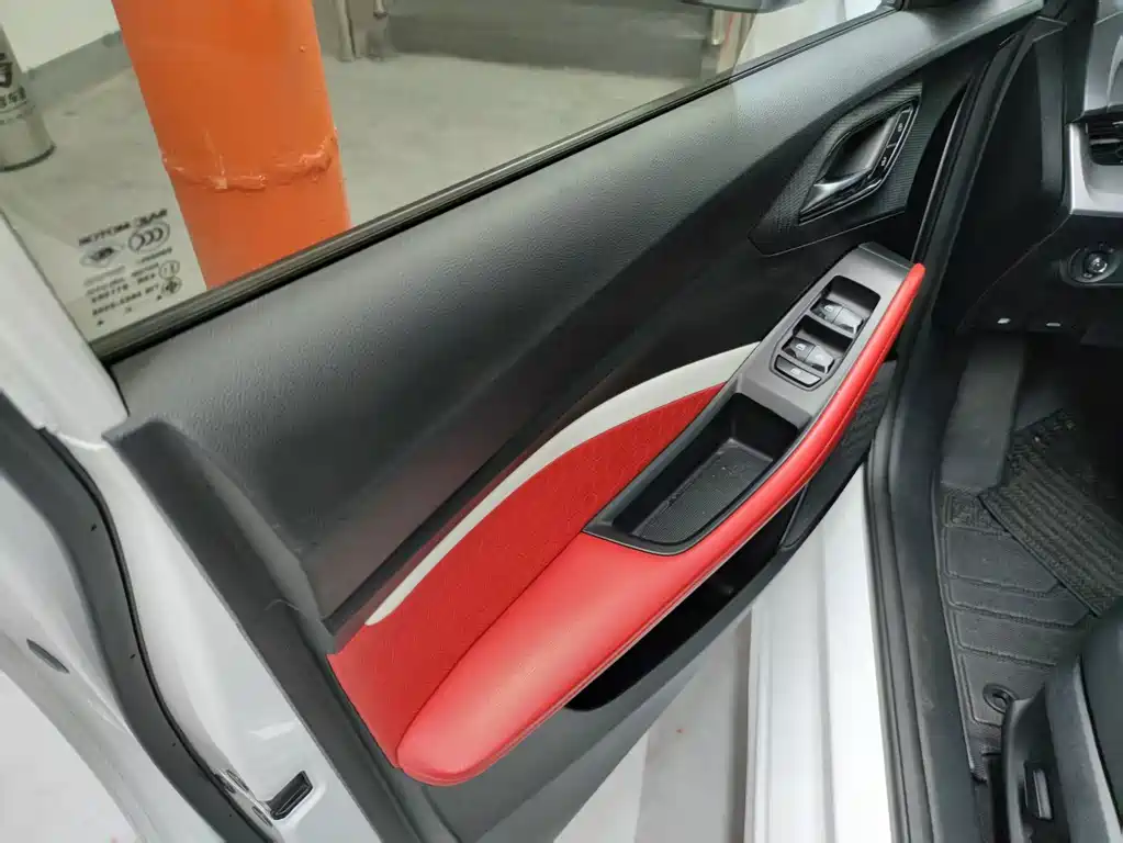 MG MG5 — миниатюра 4