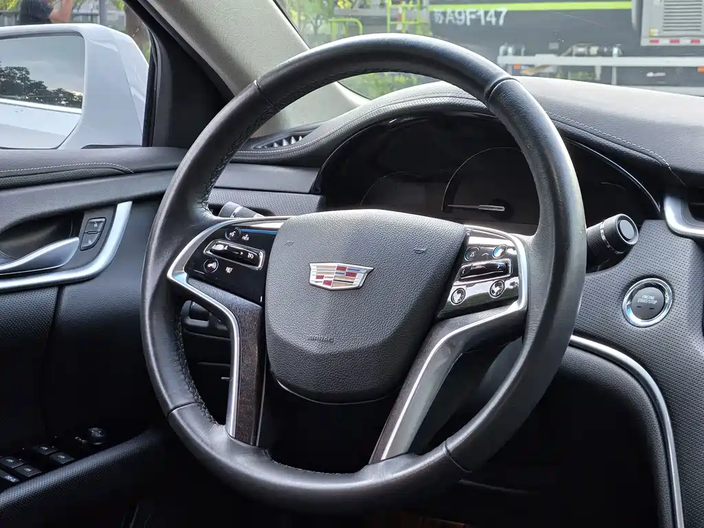 Cadillac XTS — миниатюра 12
